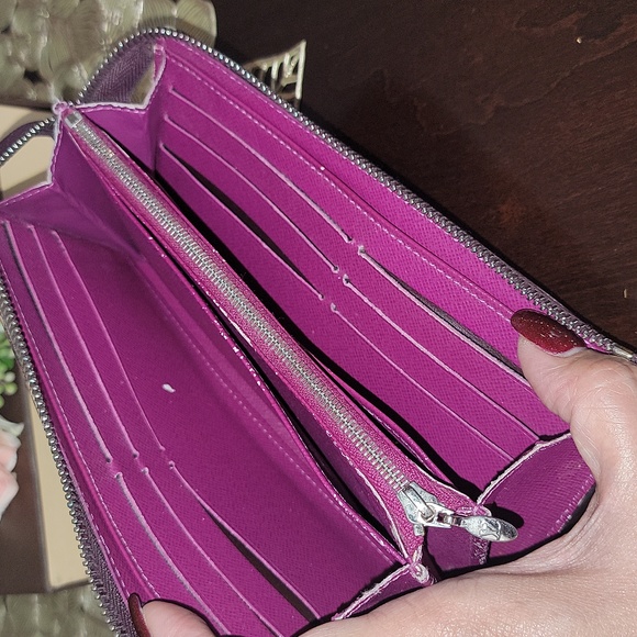 Authentic Louis Vuitton Epi Astrid Wallet - Picture 9 of 14